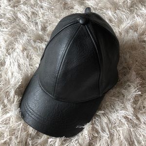 H&M Leather Cap Black